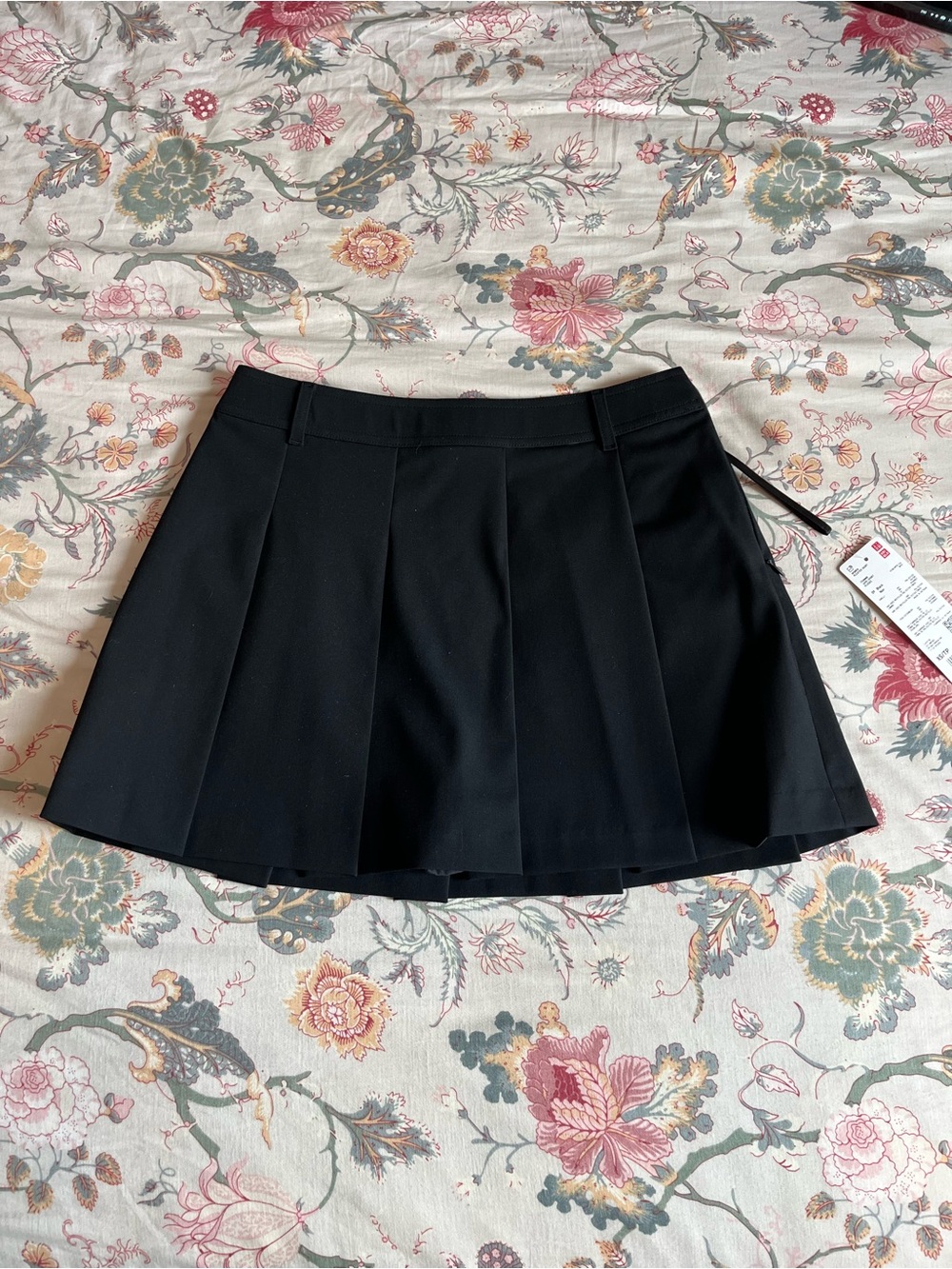 Uniqlo Black Pleated Skort